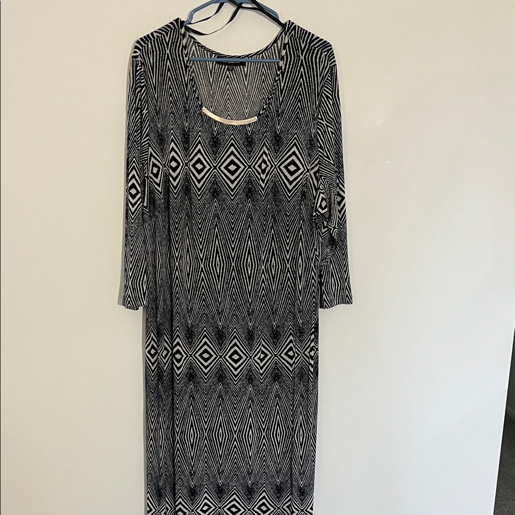 Mlle Gabriel Black & White Geometric Long Sleeve Maxi Dress